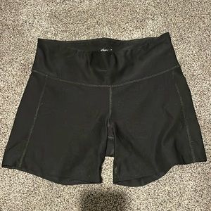 Athletic biker short, thicker material